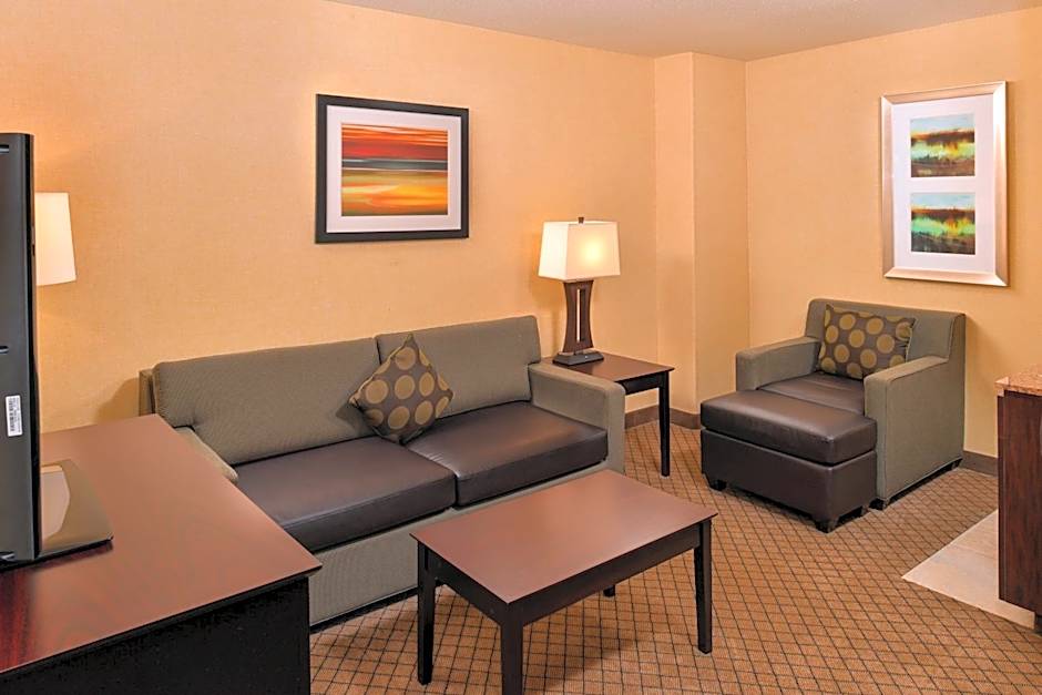 Holiday Inn Express Woodland By IHG