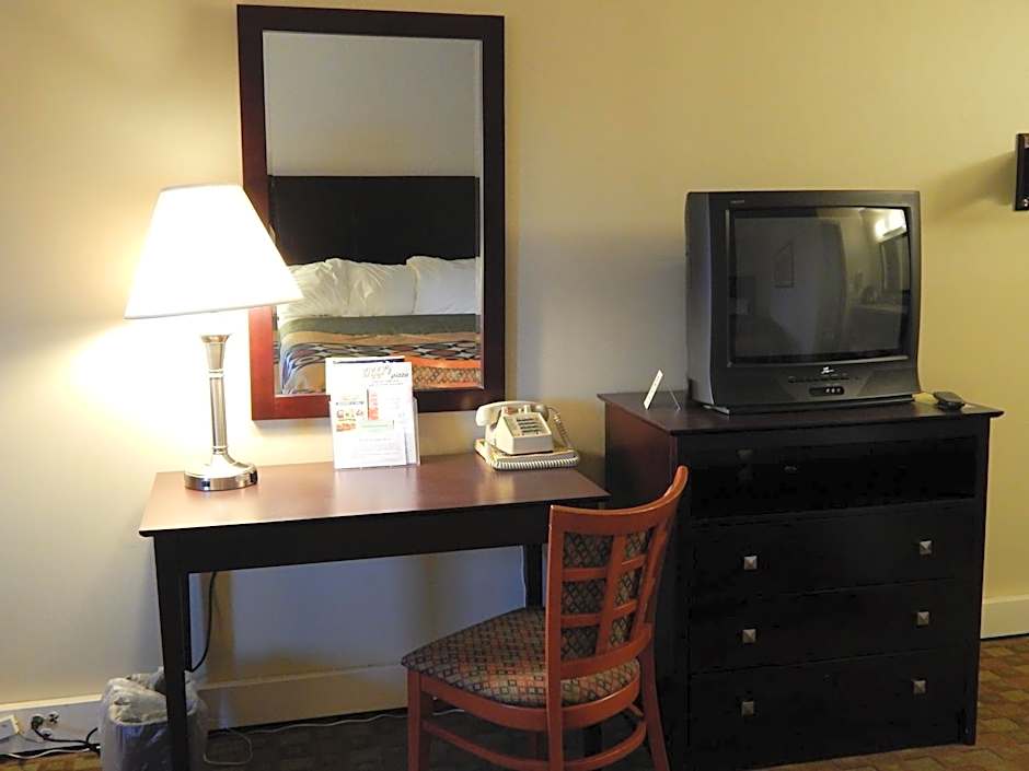 Super 8 by Wyndham White River Junction