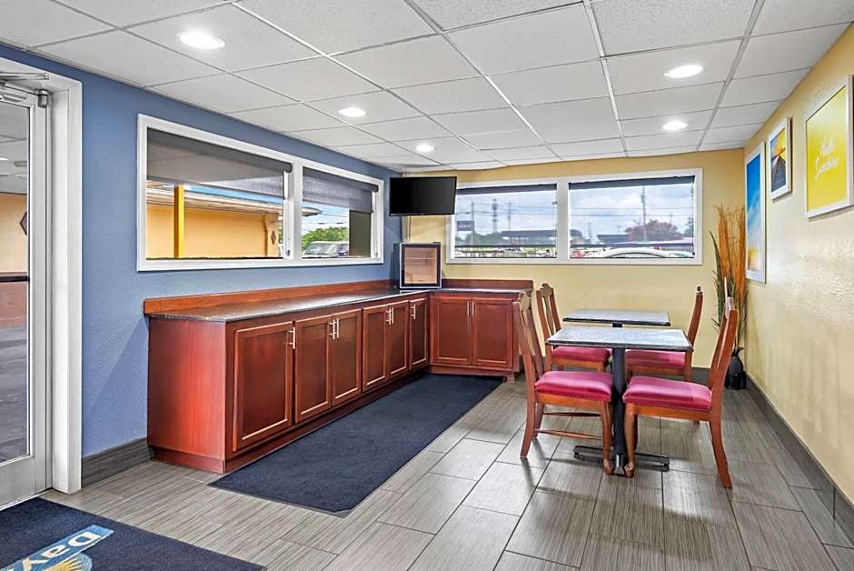 Days Inn by Wyndham Jacksonville NC