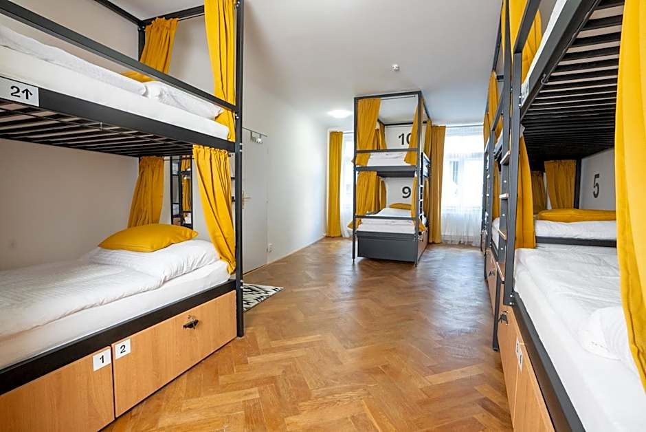 White Wolf House Hostel & Apartments