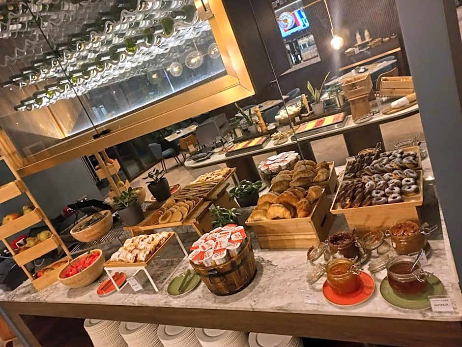 Courtyard by Marriott Santiago Airport