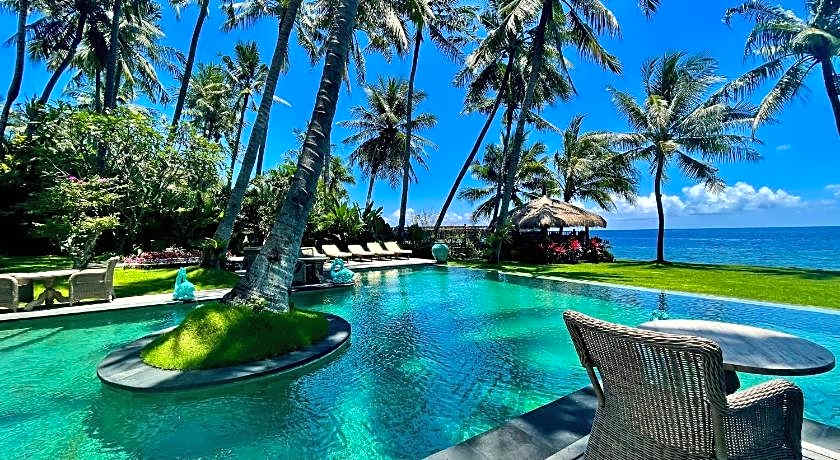 LOUKA BEACH BALI