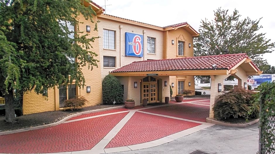 Motel 6-Knoxville, TN