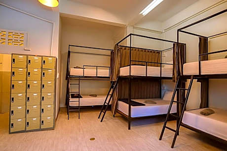 Bed in 8-Bed Mixed Dormitory Room