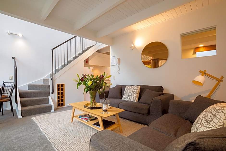 Cranbury Court Apartments