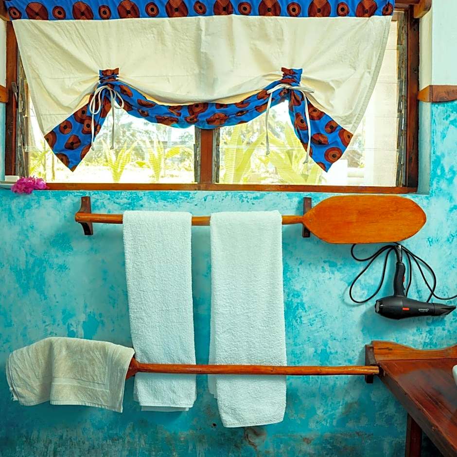 Basecamp Mafía Island