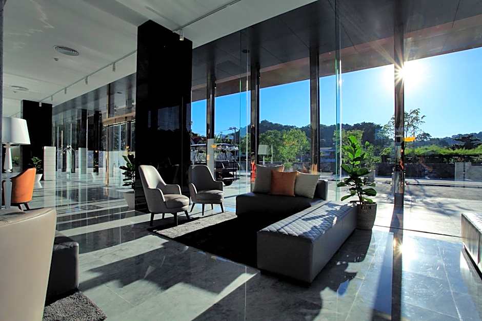 Balcony Seaside Sriracha Hotel & Serviced Apartments