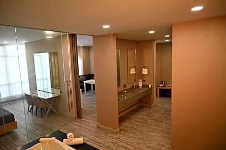Suite with Spa Bath