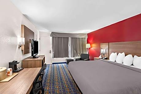 1 King Bed, Nonsmoking