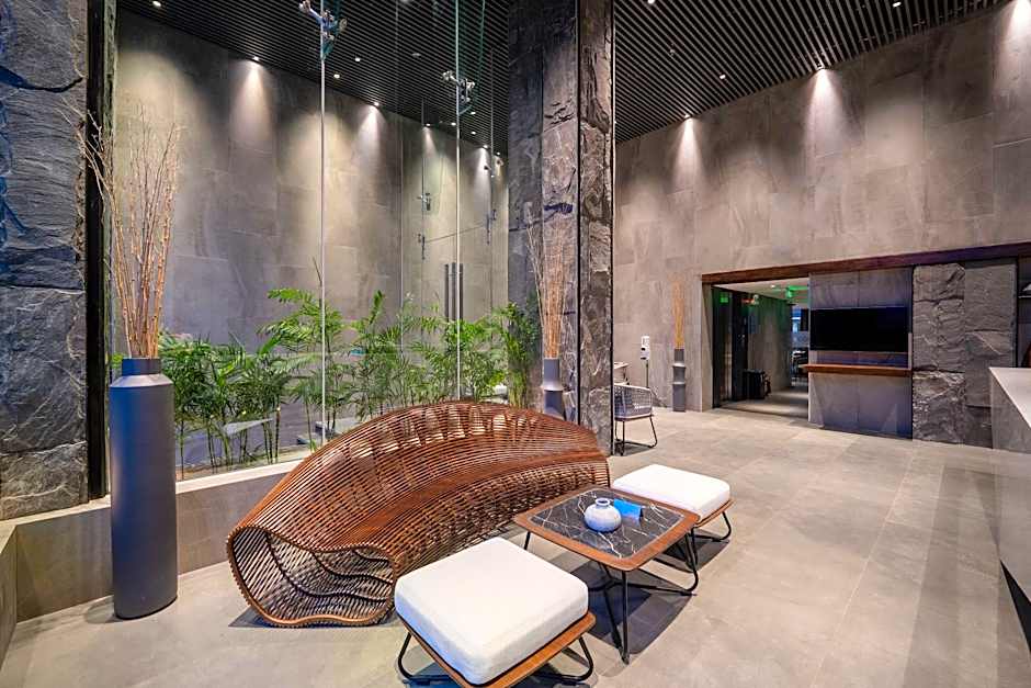 LEGEND Boutique Hotel