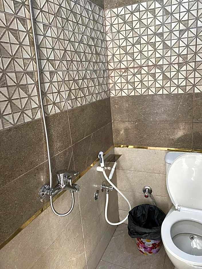 2 Jana Pyramids view inn