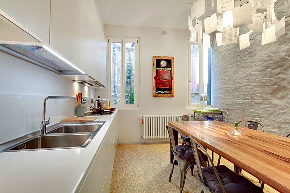 Stunning Modern Apartment in the Heart of Venice