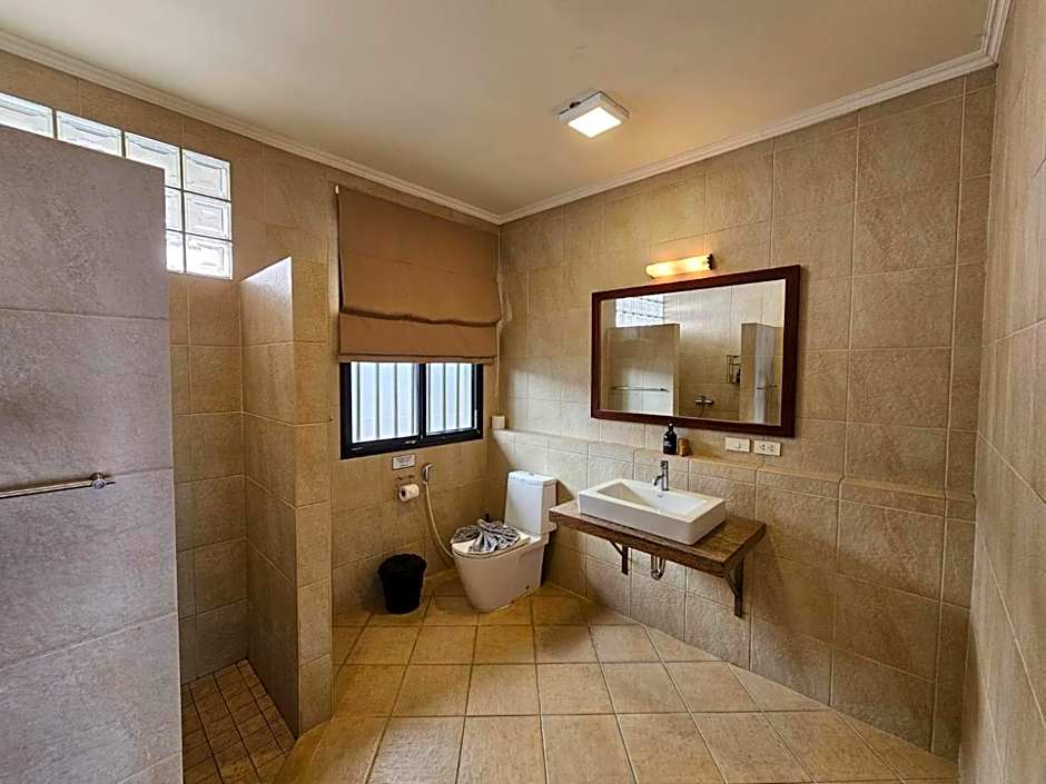 Baan Jai Dee Beach Front Hotel