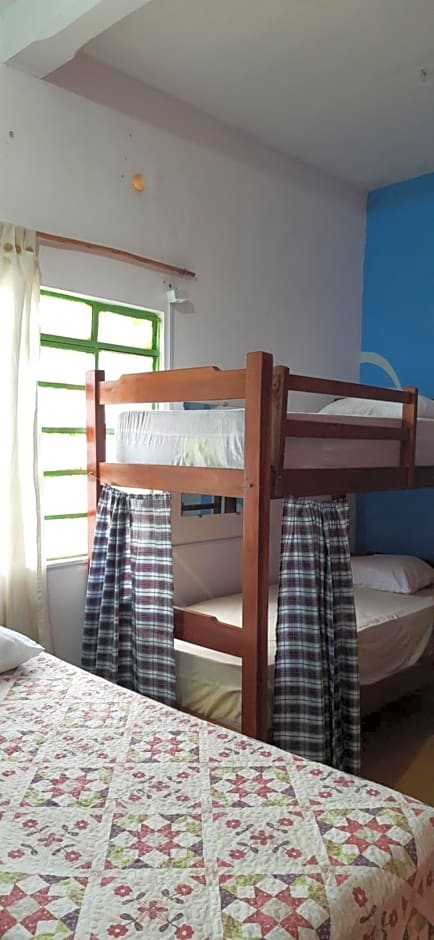 Hostel e Camping da Cris