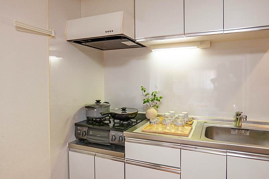34 Sugamo Diamond mansion 401 direct to Ikebukuro Yamanote line 5mins