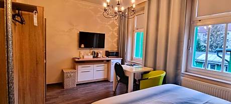 Deluxe Double Room with Shower