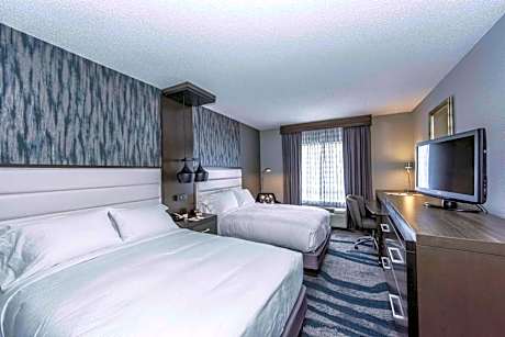 Queen Room with Two Queen Beds - Hearing Access