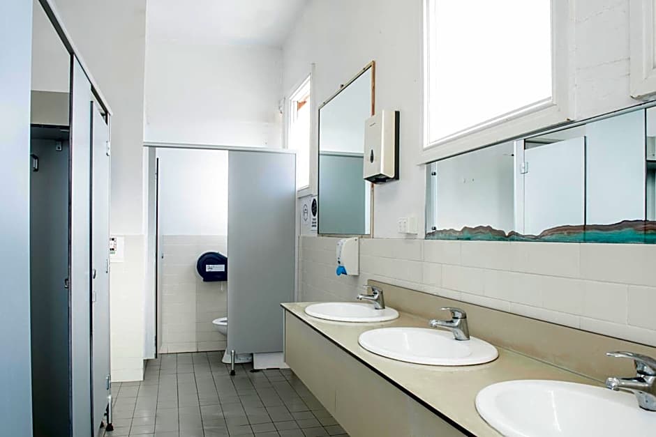 Sundancer Backpackers Hostel