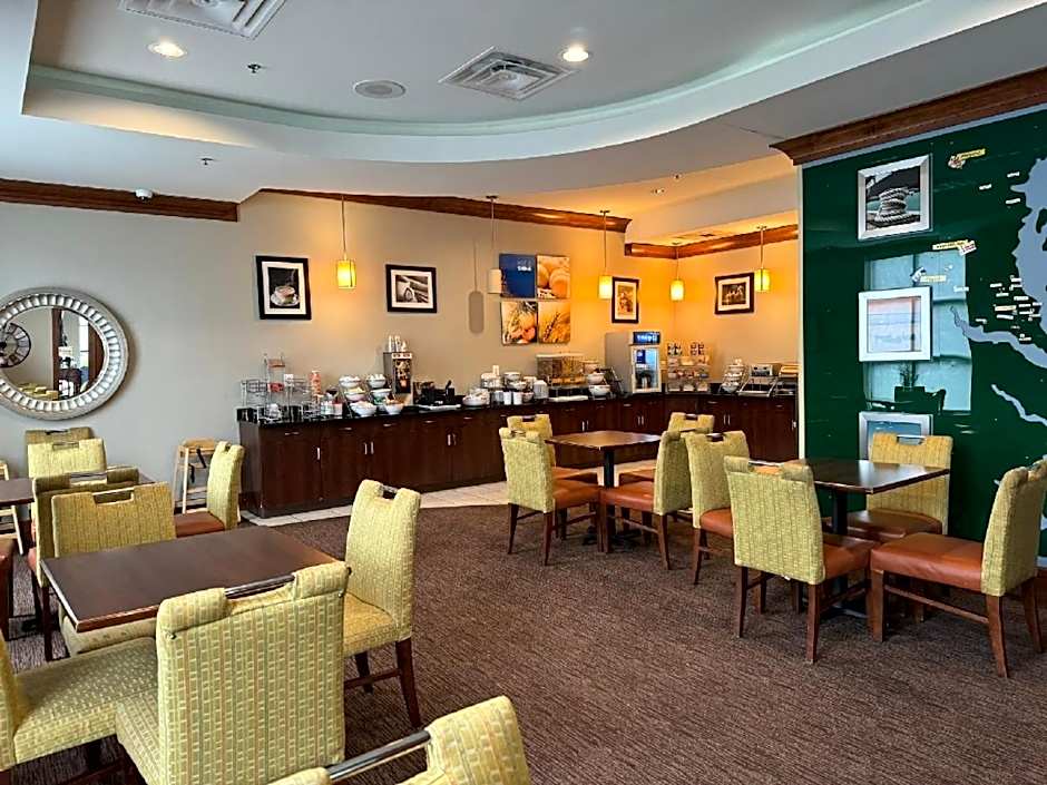 Comfort Inn & Suites Lexington Park near Pax River