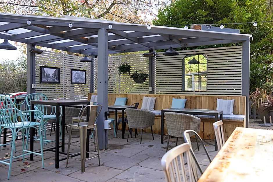 Holmfield Arms by Greene King Inns