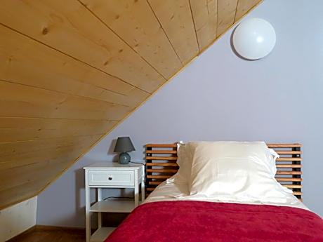 Triple Room with Shared Bathroom