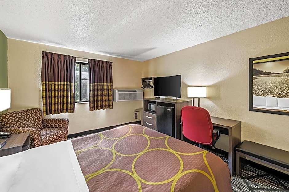 Super 8 by Wyndham Independence Kansas City