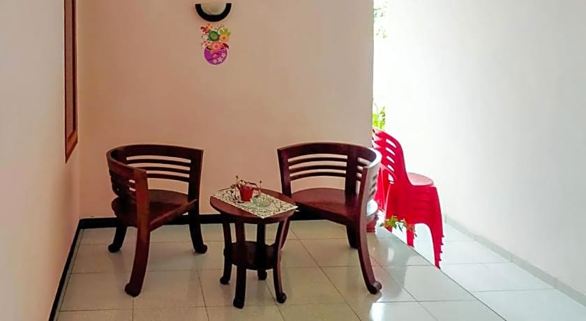 RedDoorz @ Makarios Hotel Poso