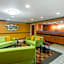 Econo Lodge Inn & Suites Airport