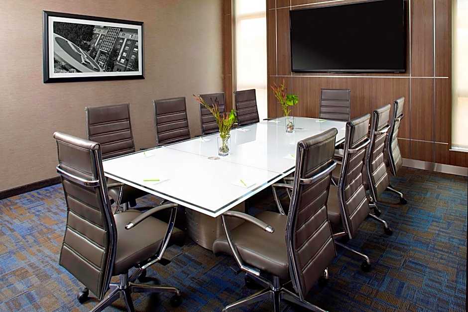 Courtyard by Marriott Akron Downtown