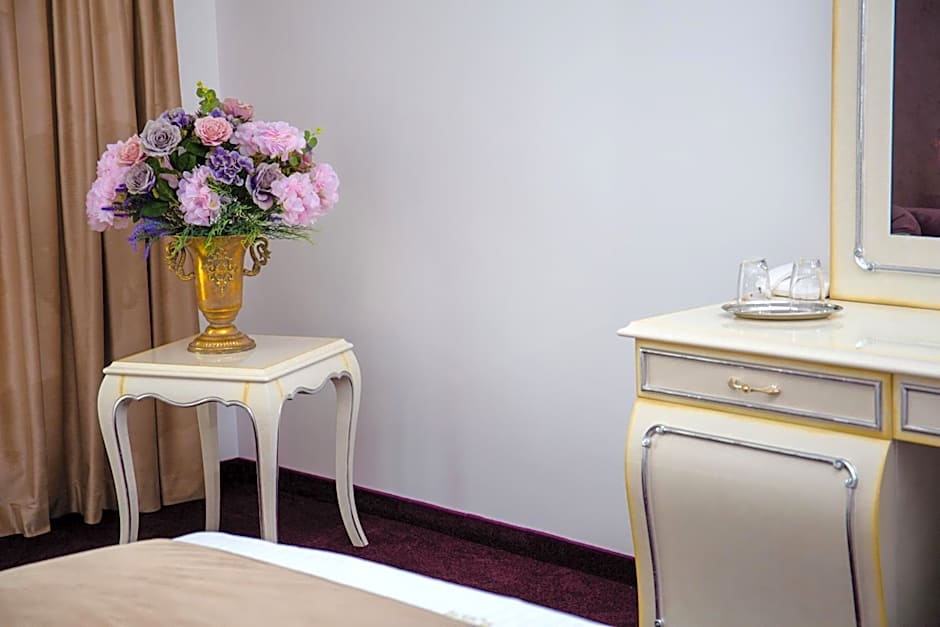 Royal Boutique Mangalia Breeze