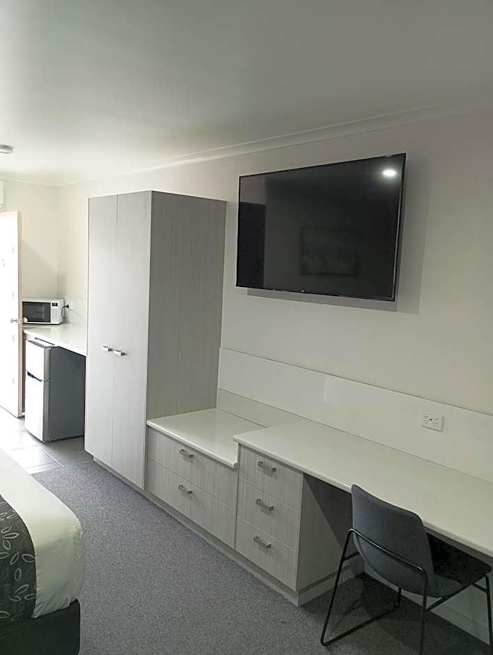 Big Valley Lakeside Paradise Motor Inn