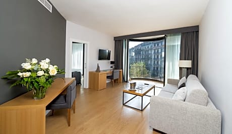 Suite (1-2 Adults)