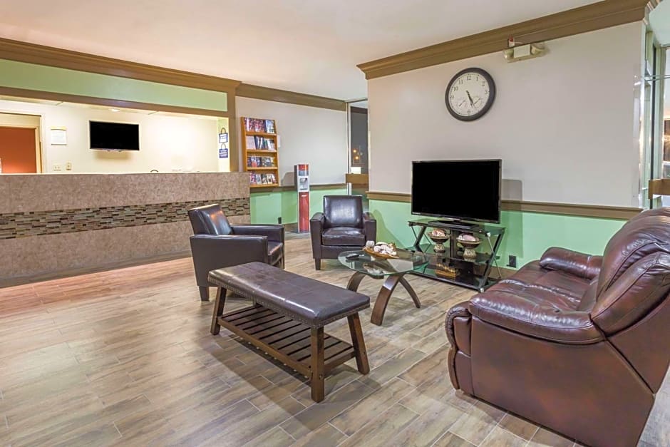 Days Hotel by Wyndham Danville Conference Center