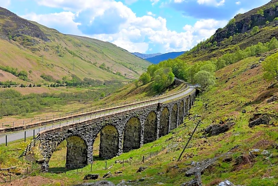 Cosy & compact Rowan Lodge no4