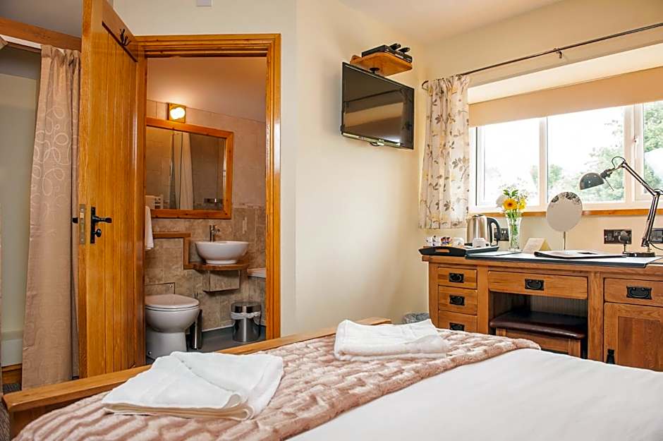 The Little Crown Inn