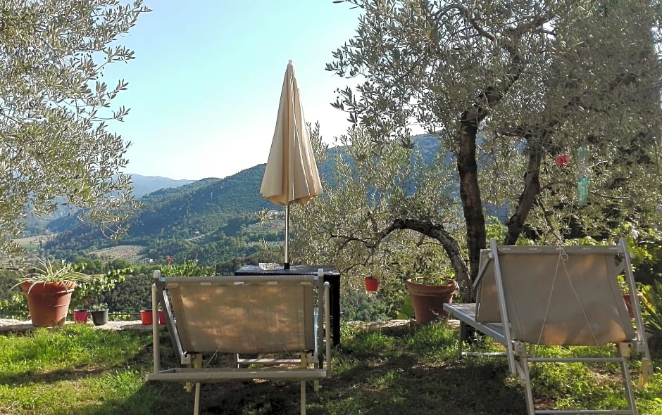 Guesthouse Runcini Dormire In Un Borgo Medievale