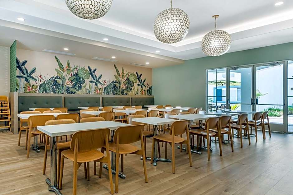 Best Western Plus Capitola By-The-Sea Inn & Suites