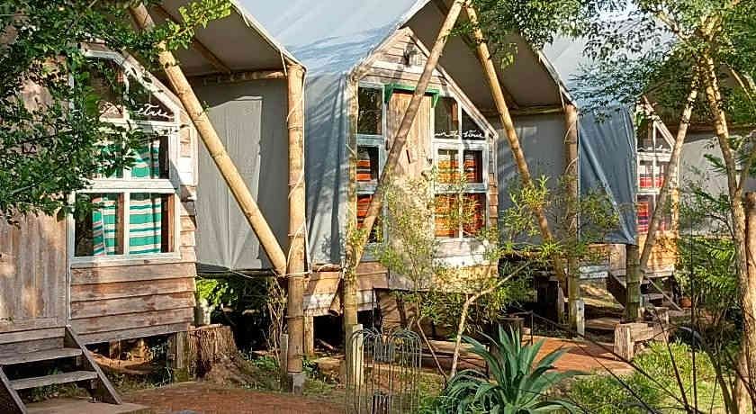 The River Runs Chiang Klang