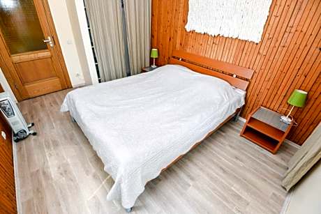 One-Bedroom Apartment (4 Adults)