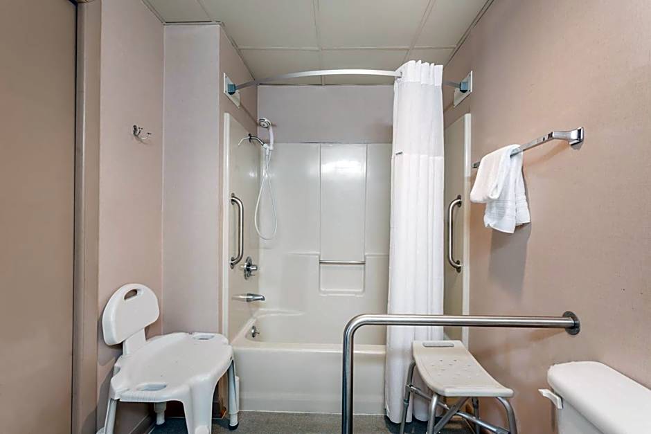 Days Inn by Wyndham Bedford