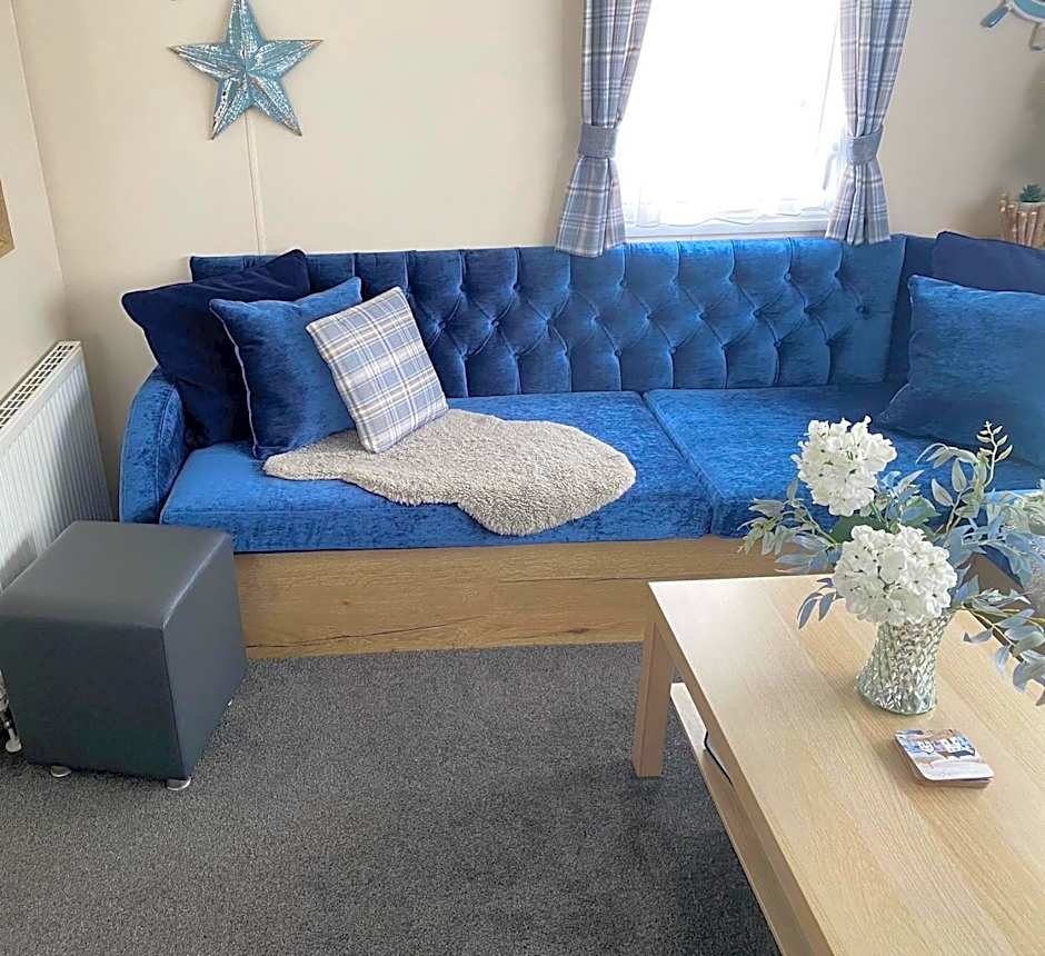 The Wardens Hideaway - Tattershall Lakes Country Park