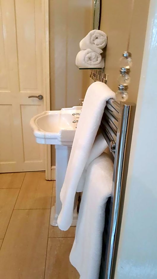 Haya Guest House – Oldbury
