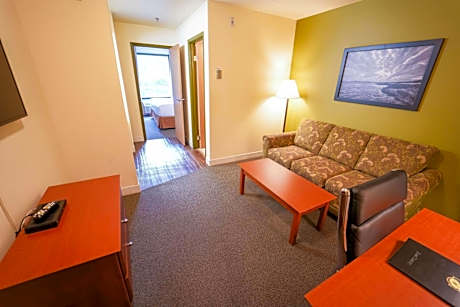 Junior King Suite - Non-Smoking