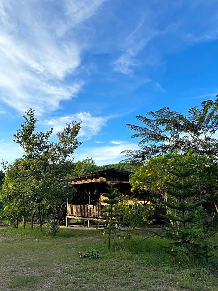 NP โฮมสเตย์ นอนเต็นท์ติดแอร์