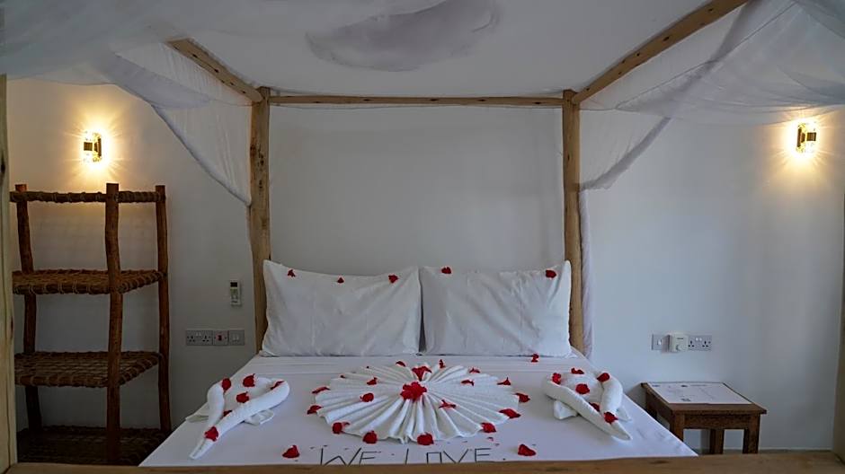 AROYA Boutique Hotel