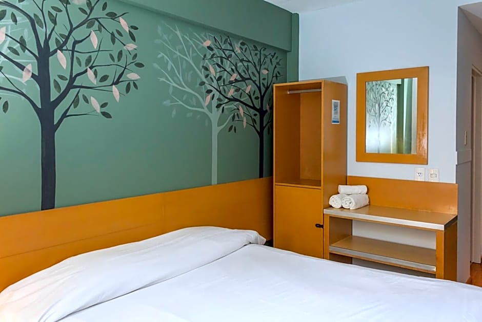 Circus Hostel