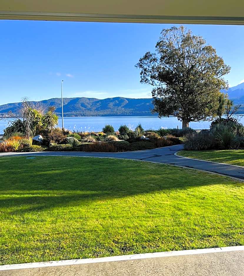 Fiordland Lakeview Motel and Apartments