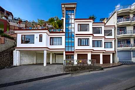 HOTEL CHARMING HILLS BY HIM HAULTS HOSPITALITY