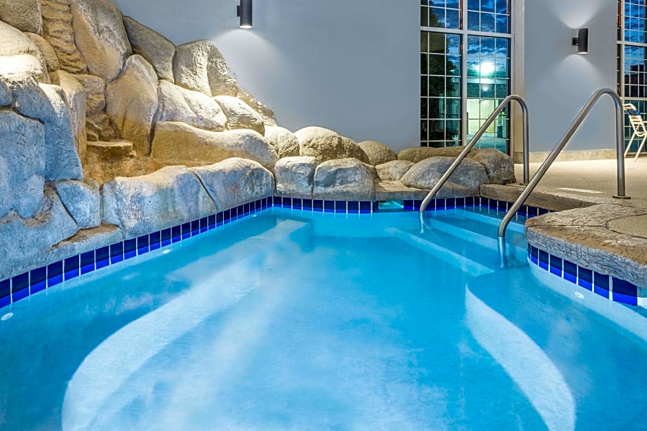 Microtel Inn & Suites by Wyndham Green Bay – Green Bay, WI