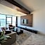 Stunning skyview luxury apt floor in high floor